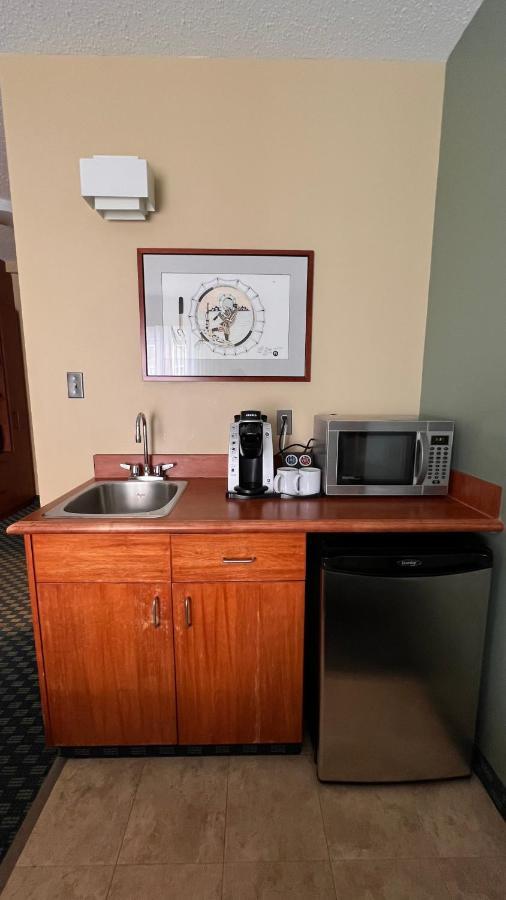 The Frobisher Inn Iqaluit Exteriör bild
